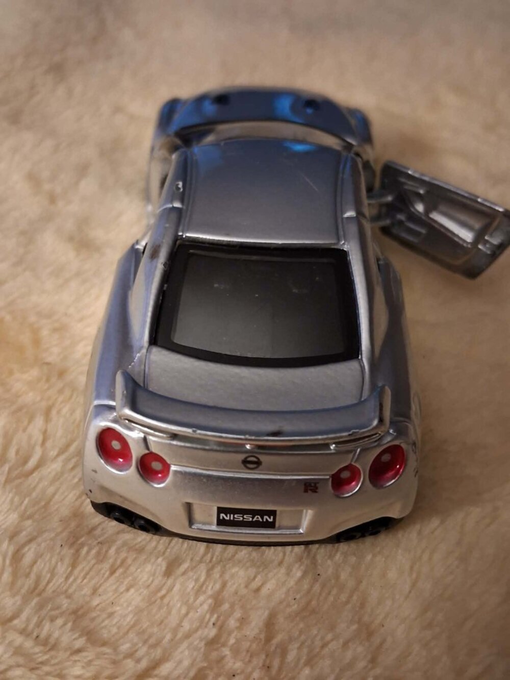 MAISTO-2009 NISSAN GT-R --SILVER - Picture 3 of 4